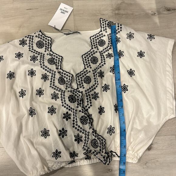 Zara NWT Oversized Embroidered Top with elastic bottom. - Picture 7 of 7